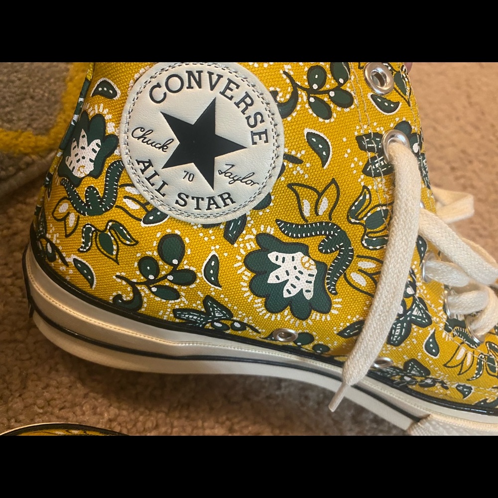 Women’s Converse Shoes
